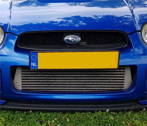 front mounted intercooler op Subaru