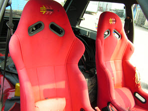 Kuipstoelen of sportstoel? De voor en nadelen op een rij