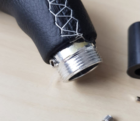 pookknop in auto plaatsen