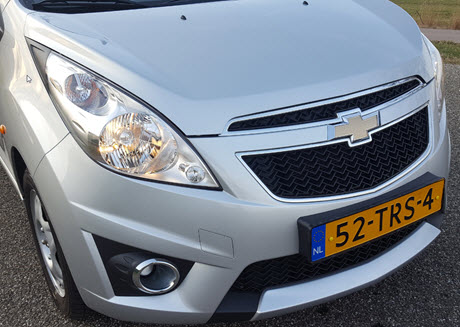 Auto wassen na het kleien