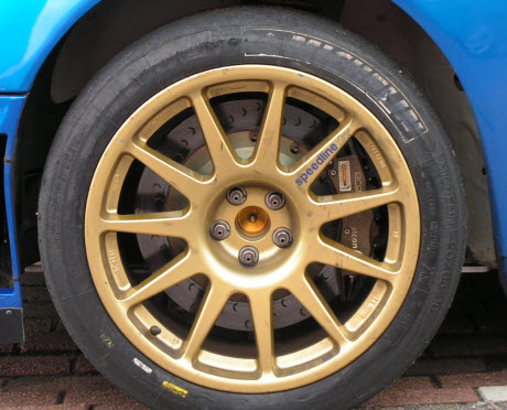 semi slicks versus straatbanden
