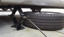 reservewiel plaatsen